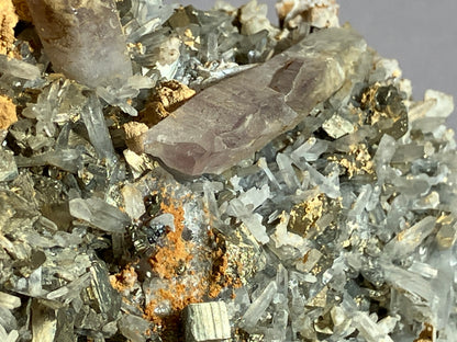Amethyst/Pyrit/Nadelquarz - Siebenbürgen/Rumänien ca. 10x7,5cm