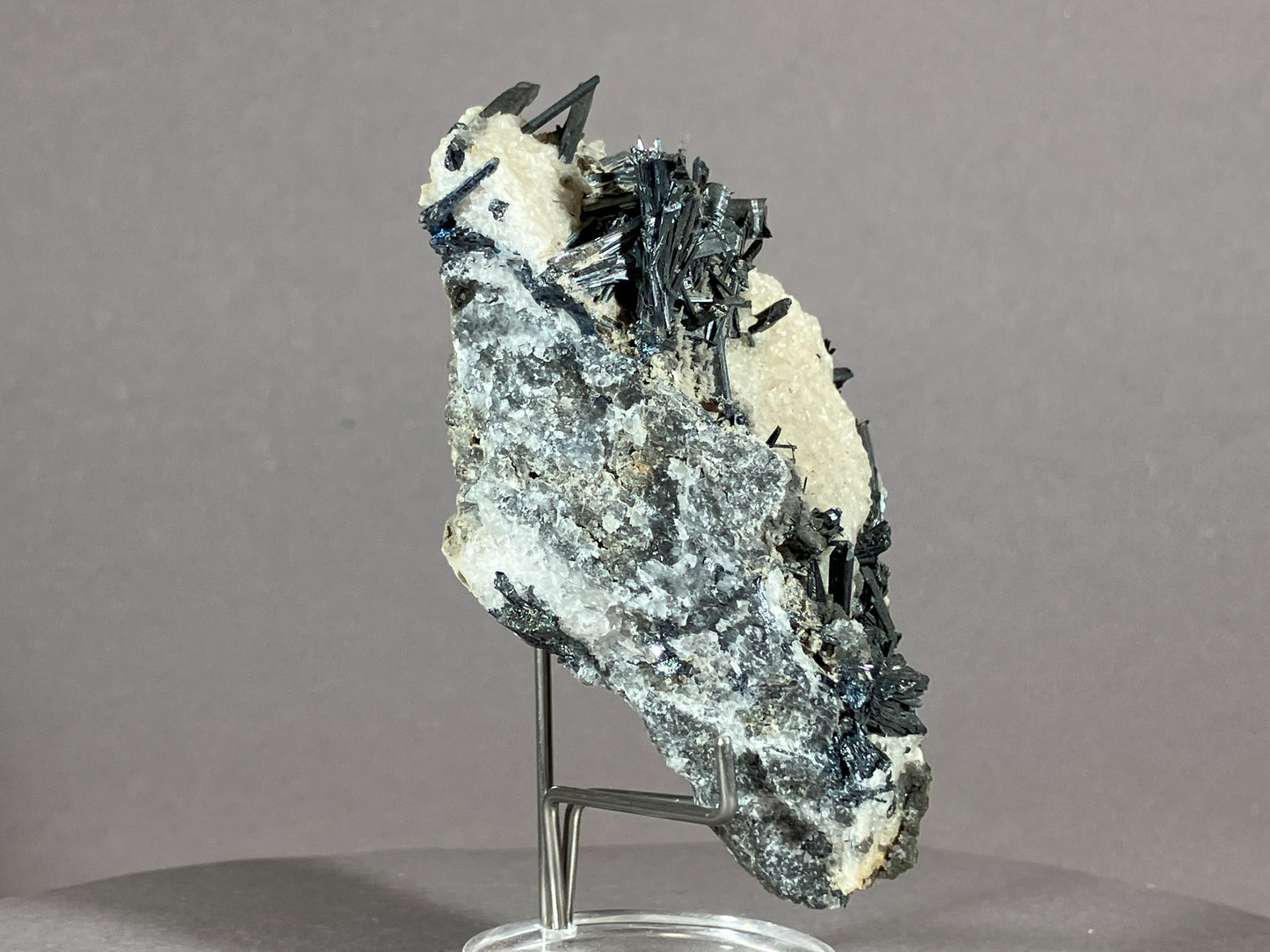 Antimonit - Grossetto/Italien ca. 8x4,5cm