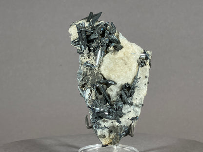 Antimonit - Grossetto/Italien ca. 8x4,5cm