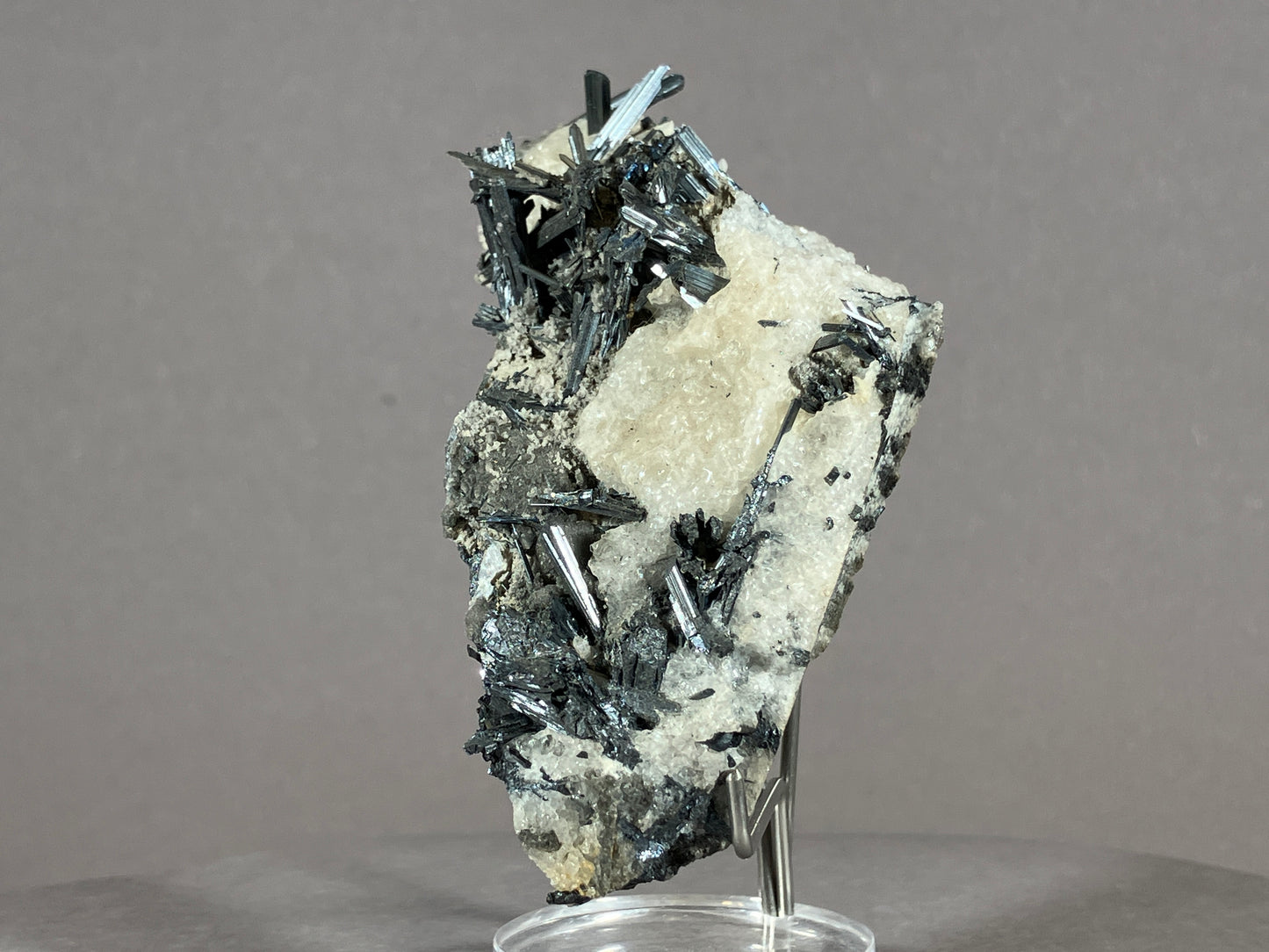 Antimonit - Grossetto/Italien ca. 8x4,5cm