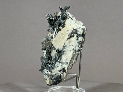 Antimonit - Grossetto/Italien ca. 8x4,5cm