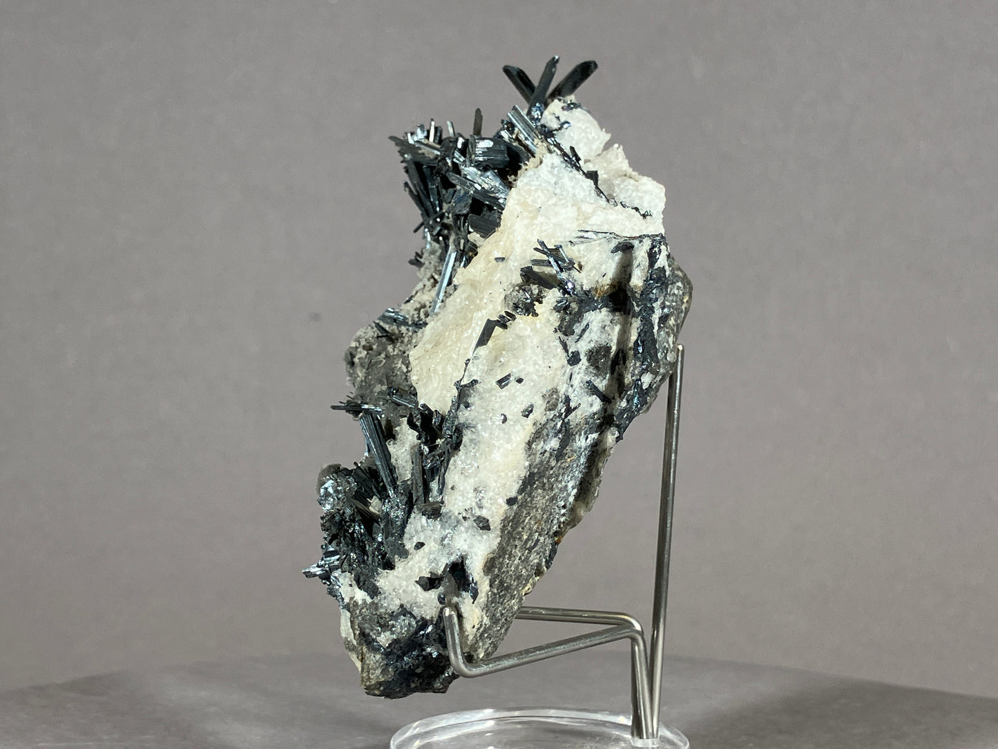 Antimonit - Grossetto/Italien ca. 8x4,5cm