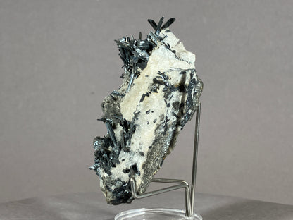 Antimonit - Grossetto/Italien ca. 8x4,5cm