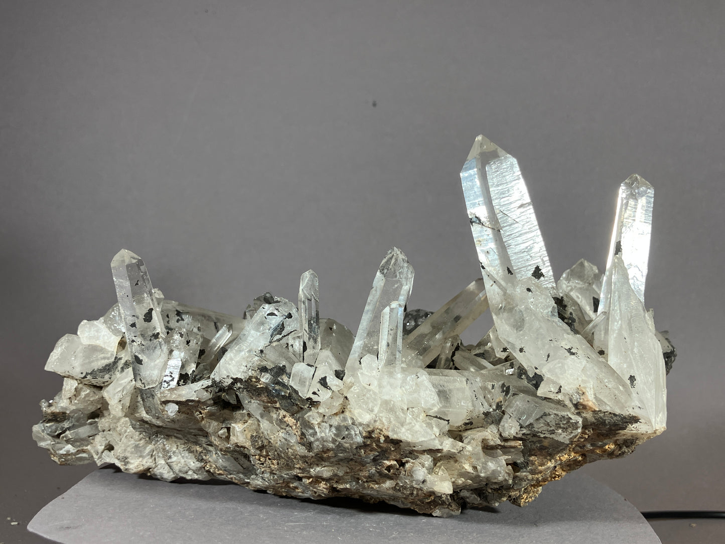 Bergkristall/Hämatit - Jinlong/China ca. 20x12cm
