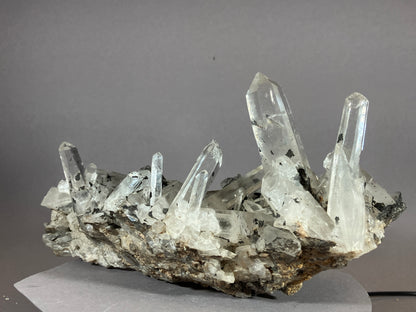 Bergkristall/Hämatit - Jinlong/China ca. 20x12cm
