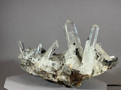Bergkristall/Hämatit - Jinlong/China ca. 20x12cm