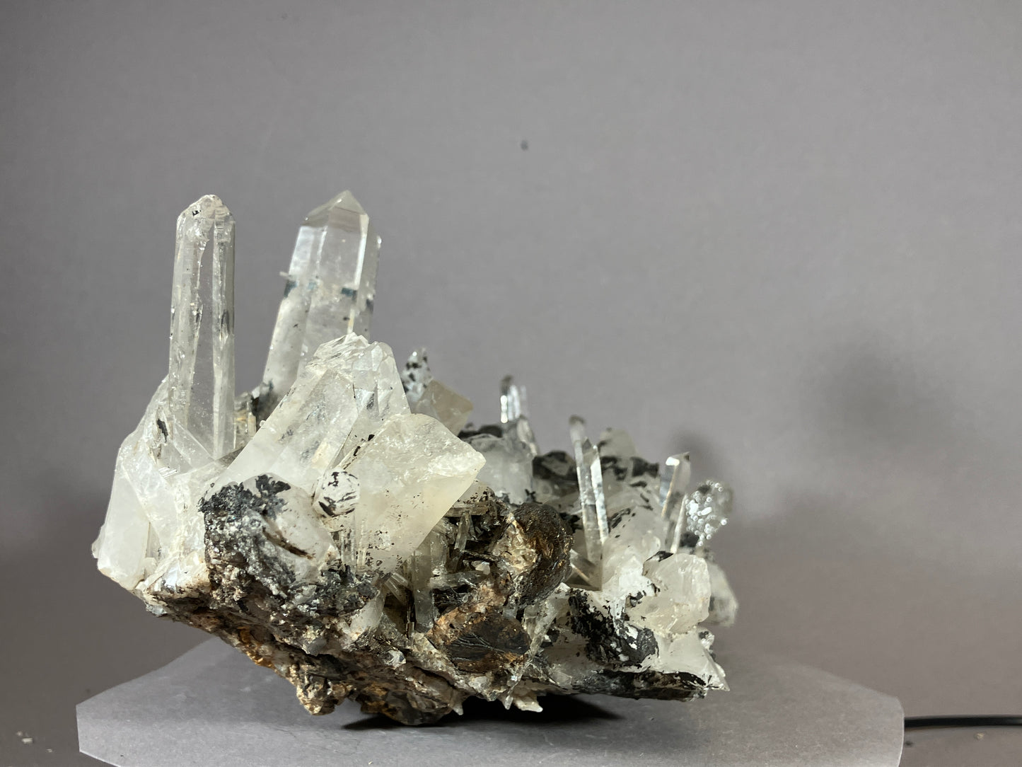 Bergkristall/Hämatit - Jinlong/China ca. 20x12cm