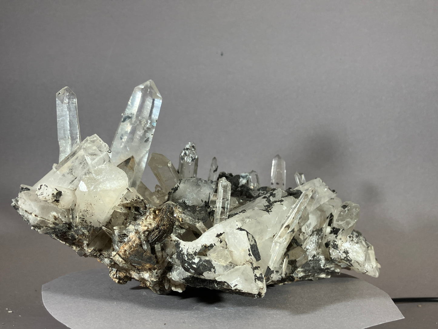 Bergkristall/Hämatit - Jinlong/China ca. 20x12cm