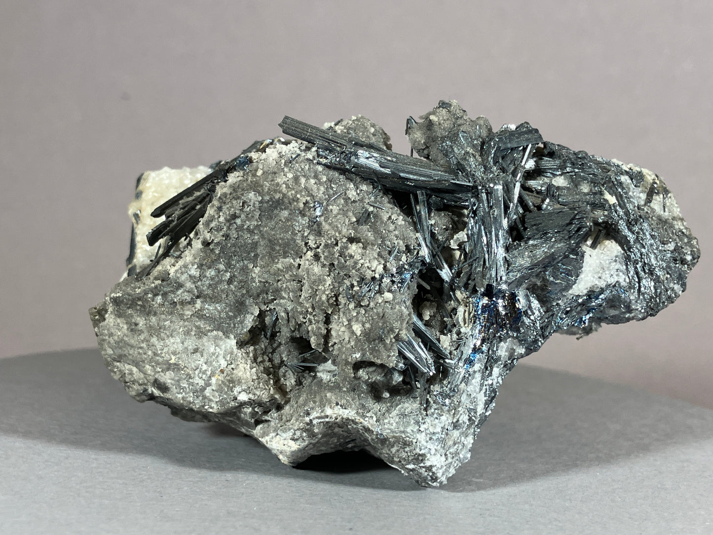 Antimonit - Grossetto/Italien ca. 8x4,5cm