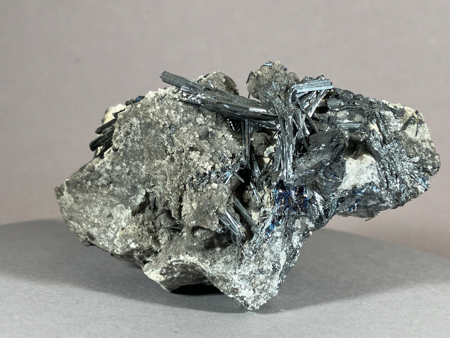 Antimonit - Grossetto/Italien ca. 8x4,5cm