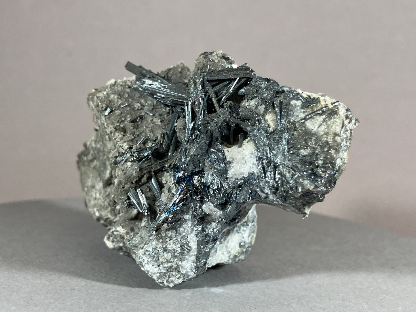 Antimonit - Grossetto/Italien ca. 8x4,5cm