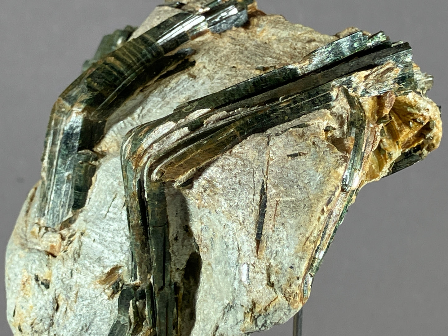 Aktinolith - Schlegeis/Zillertal ca. 10x8,5cm