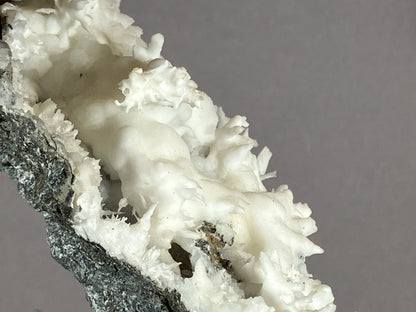 Aragonit/Eisenblüte - Pfunds/Tirol ca. 15x7cm
