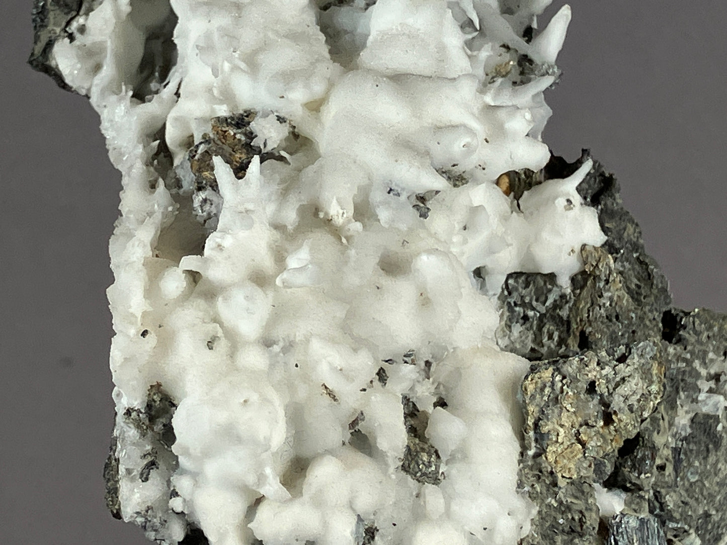 Aragonit/Eisenblüte - Pfunds/Tirol ca. 15x7cm