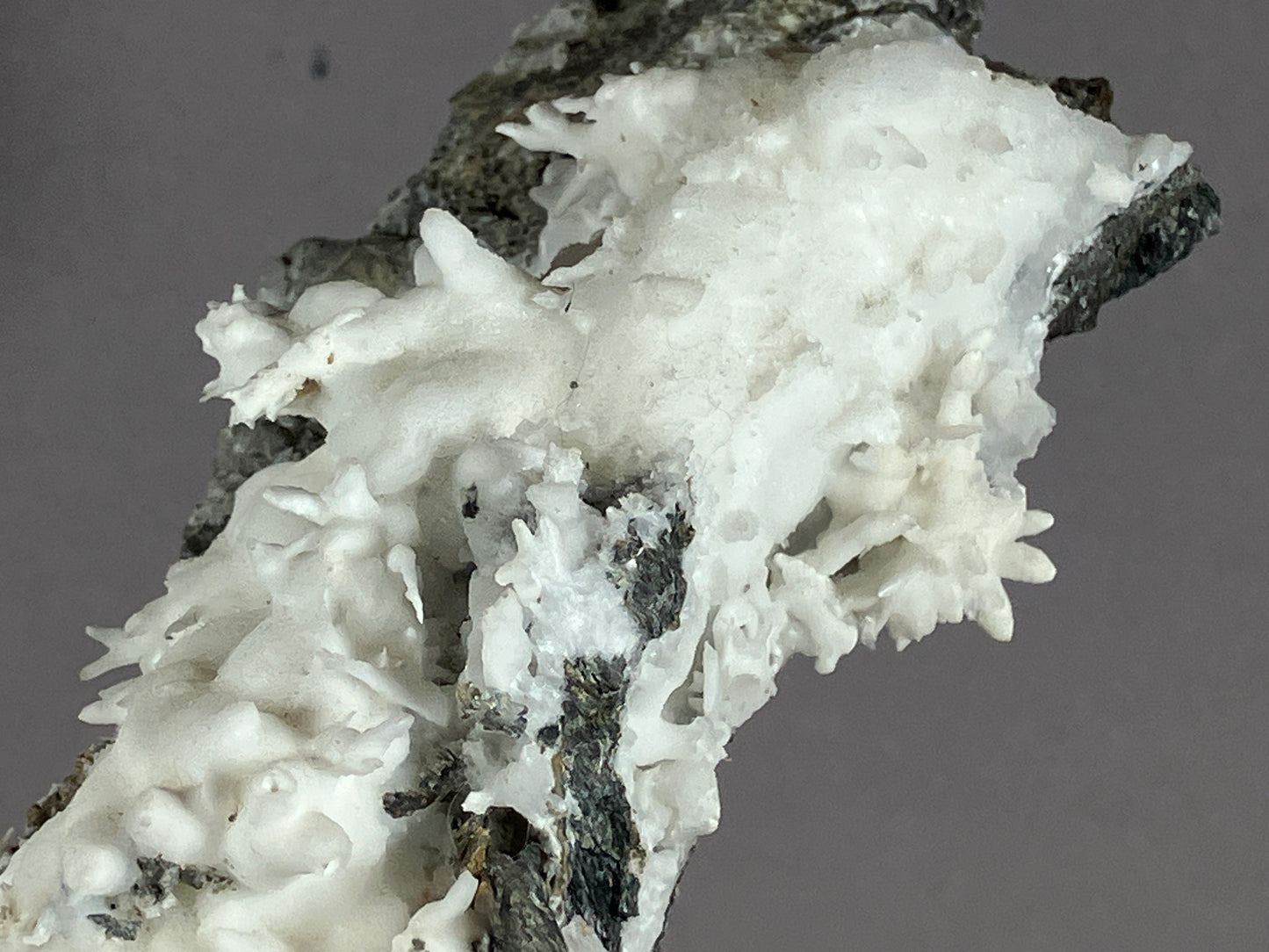 Aragonit/Eisenblüte - Pfunds/Tirol ca. 15x7cm