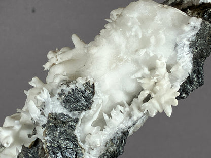 Aragonit/Eisenblüte - Pfunds/Tirol ca. 15x7cm