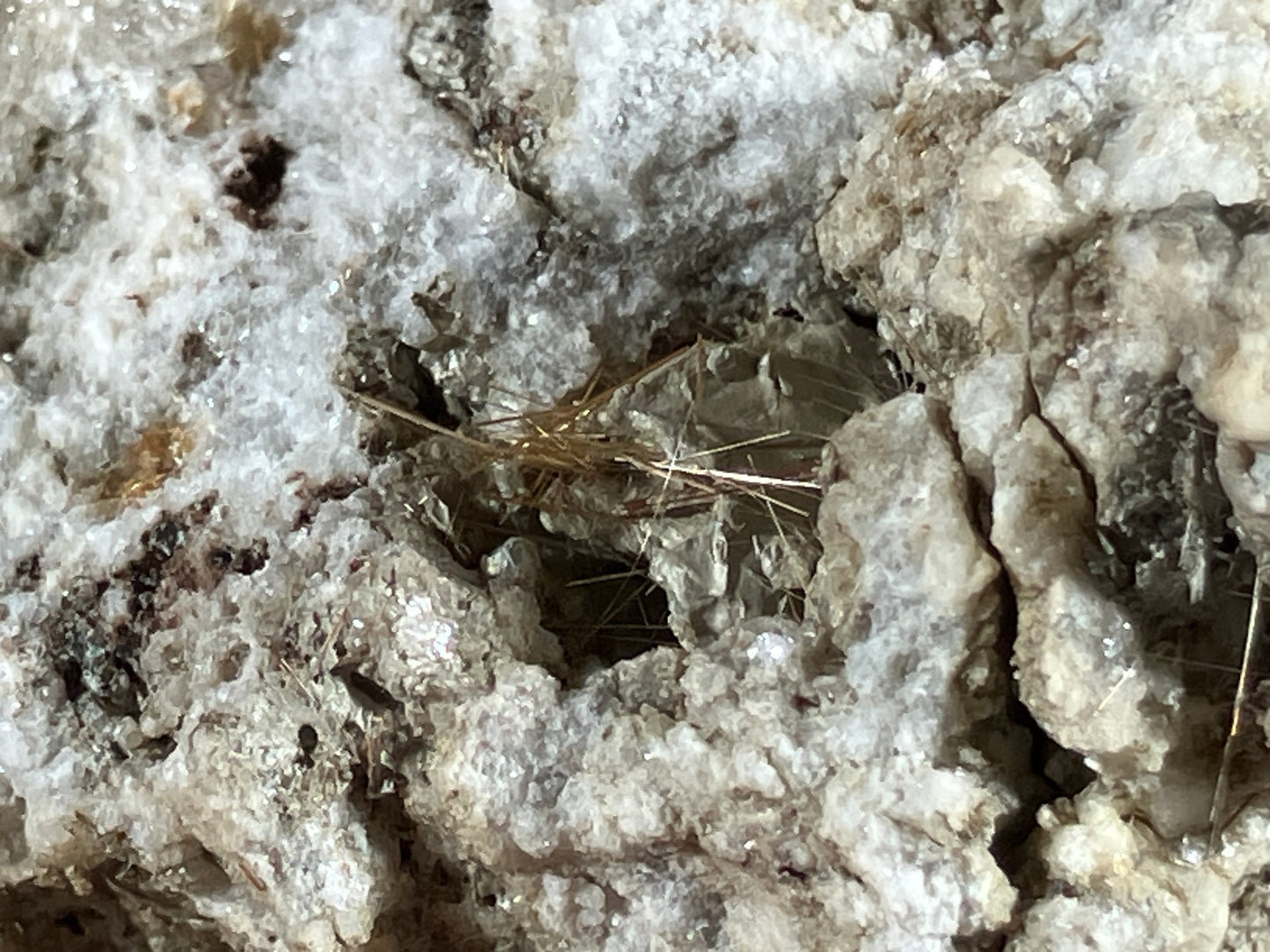 Rutil - Floitengrund/Zillertal ca. 8x4cm