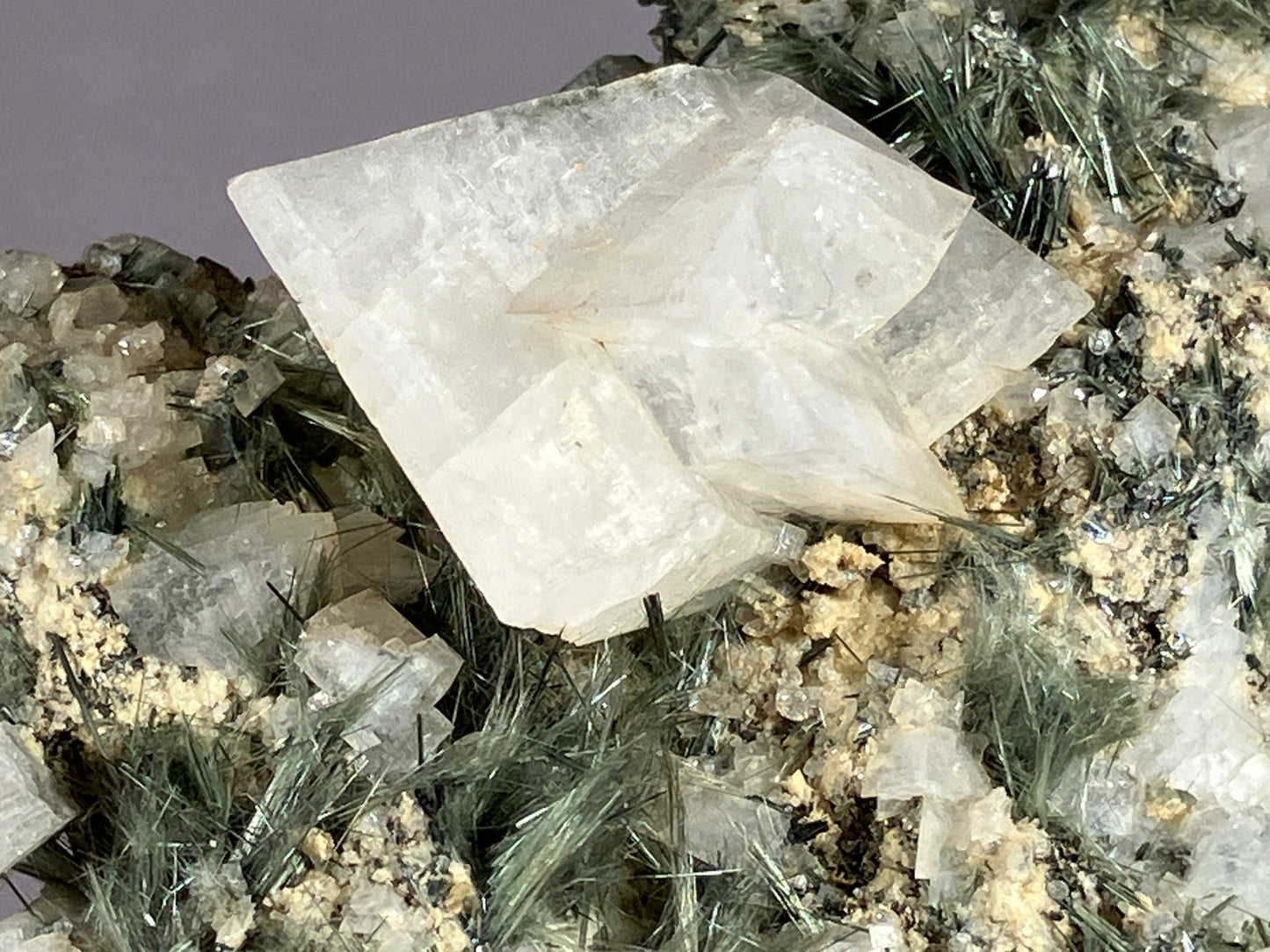 Adular/Amiant - Val Maighels/Schweiz ca. 9x7cm