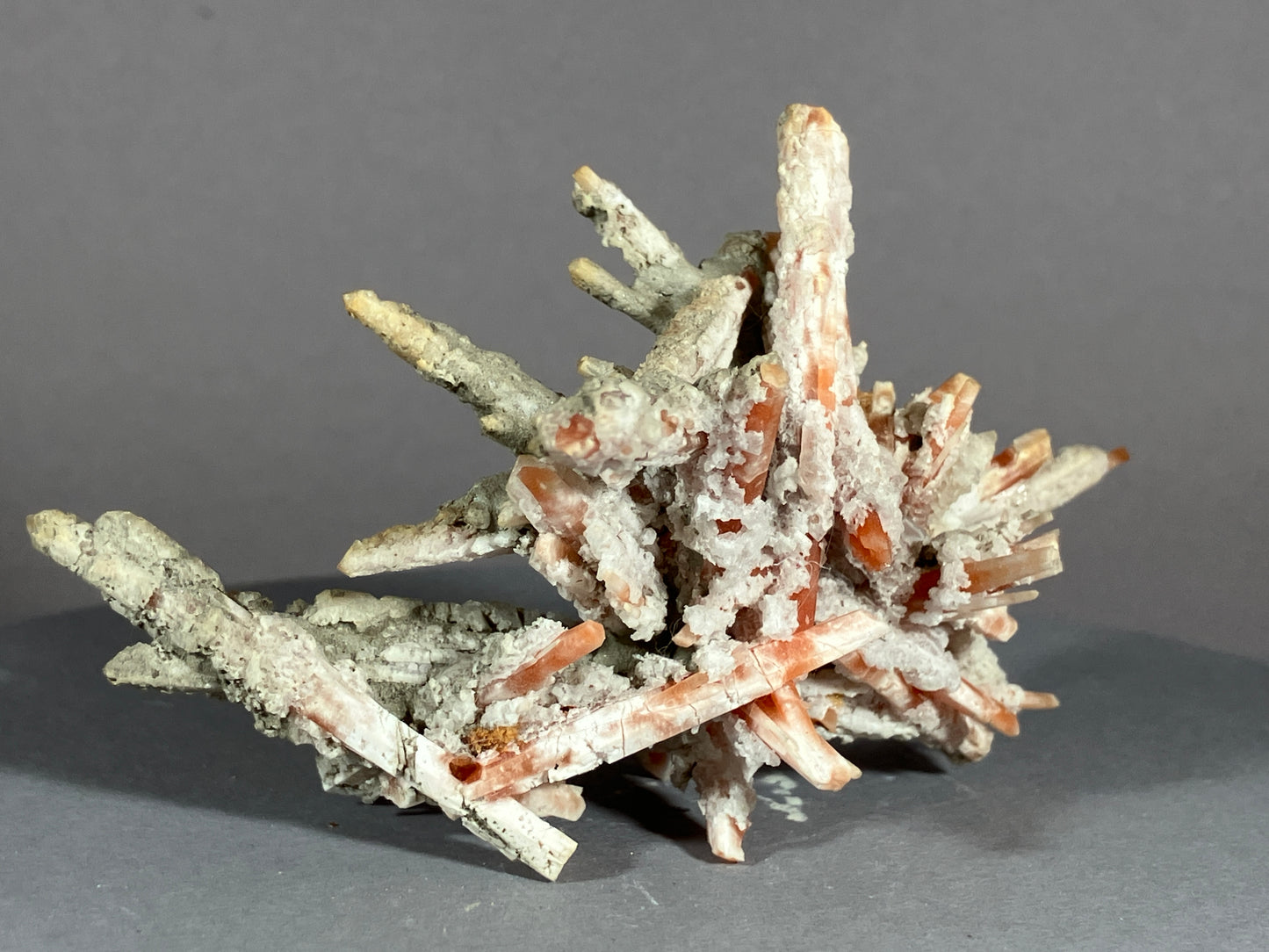 Bergkristall/Redquartz - Dálnegorsk/Russland ca. 9x5cm