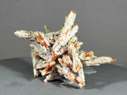 Bergkristall/Redquartz - Dálnegorsk/Russland ca. 9x5cm