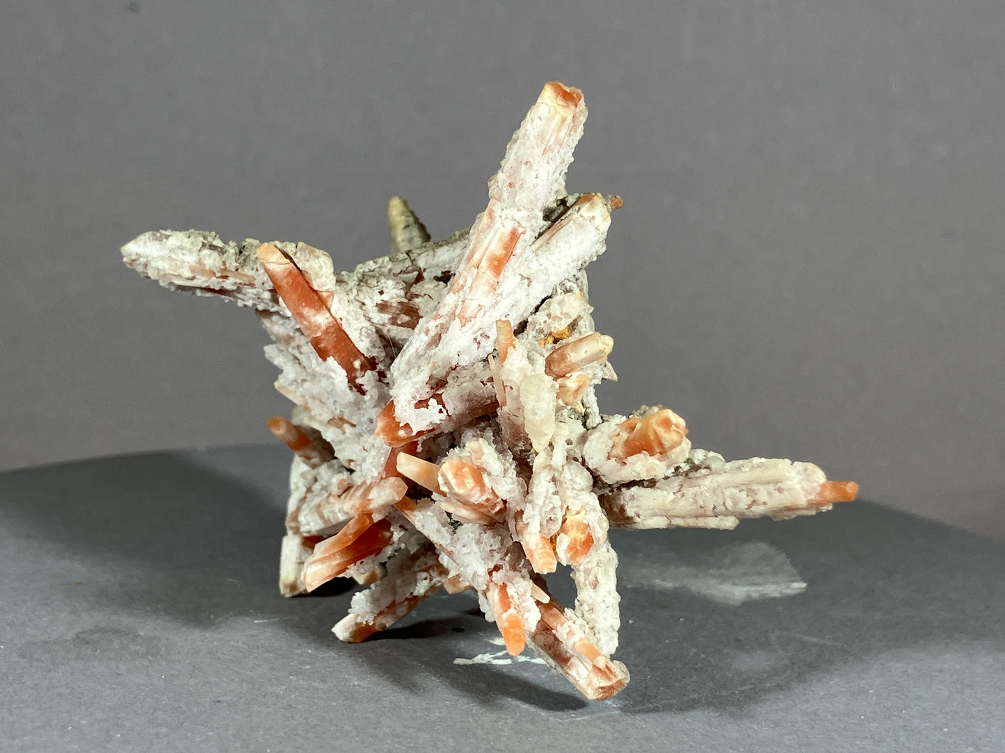 Bergkristall/Redquartz - Dálnegorsk/Russland ca. 9x5cm