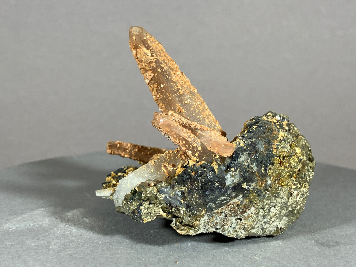 Bergkristall/Siderit - Cavnic/Rumänien ca. 5,5x6cm