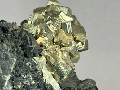 Pyrit/Zinkblende - St.Christobal/Peru ca. 9x5,5cm