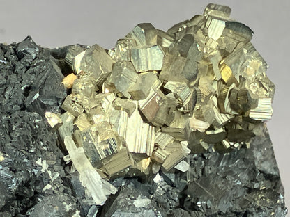 Pyrit/Zinkblende - St.Christobal/Peru ca. 9x5,5cm