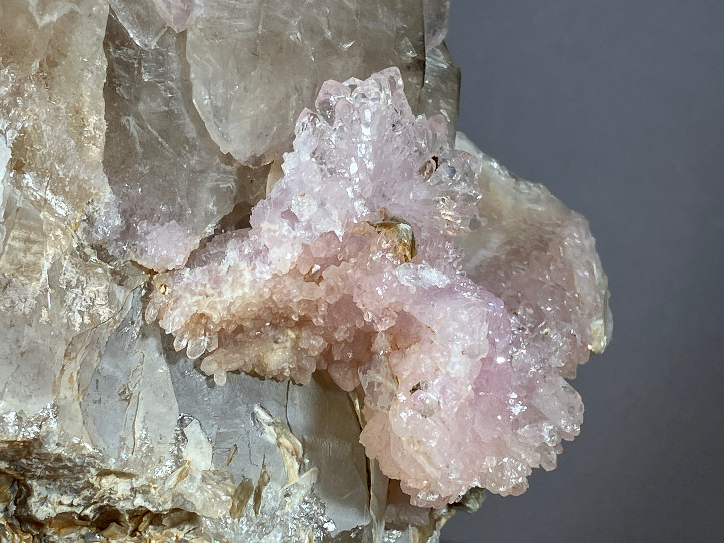 Rosenquarz - Aracuai/Brasilien ca. 13,5x9,5cm