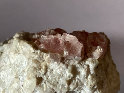 Rosa Fluorit/Rauchquarz - Kt.Bern/Schweiz ca. 5,7x4,5cm