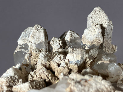 Bergkristall/Sinter/Calcit - Pfunds/Tirol ca. 11x8,5cm