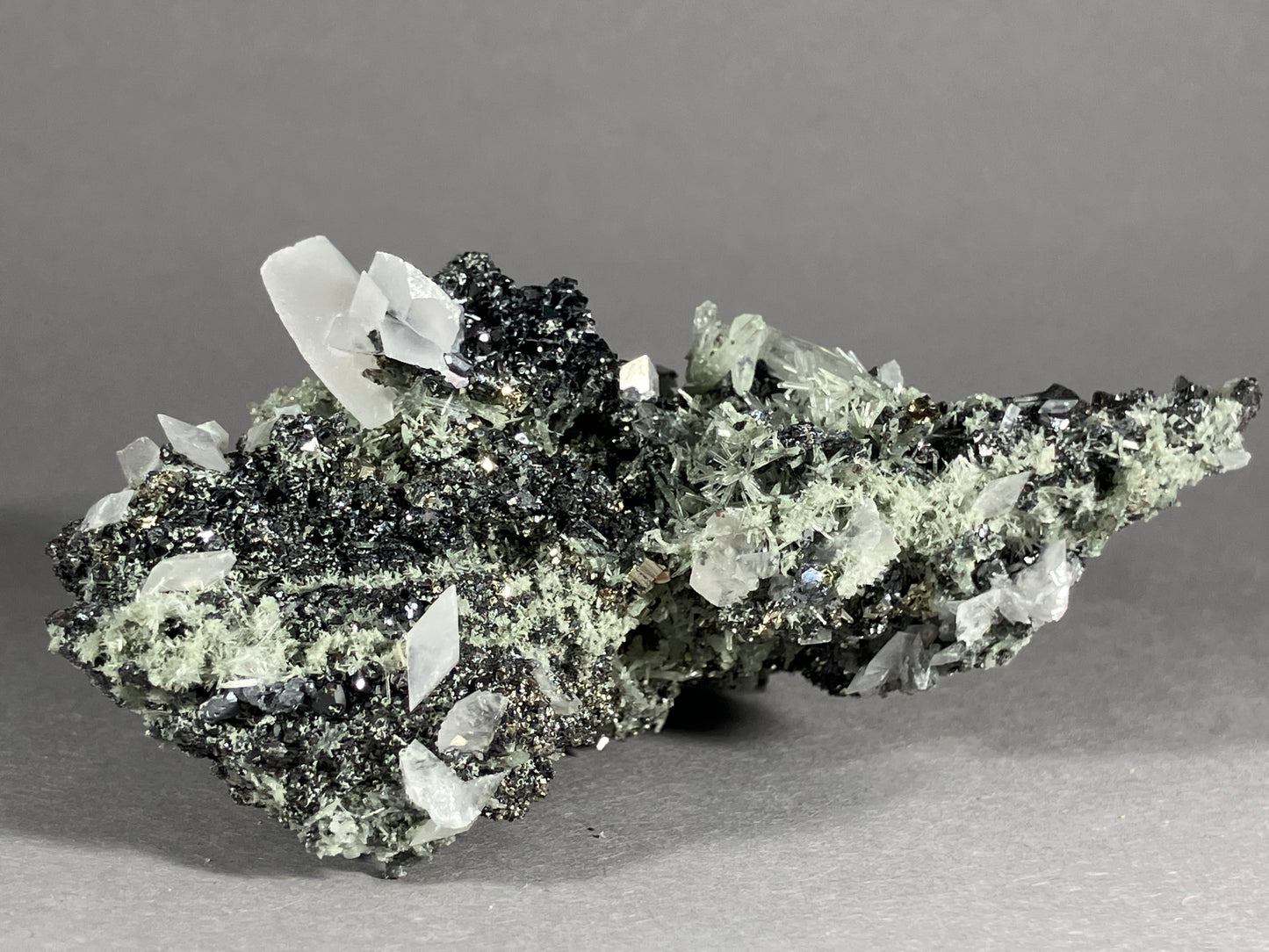 Calcit,Pyrit,Bergkristall - Madan ca. 8x4cm