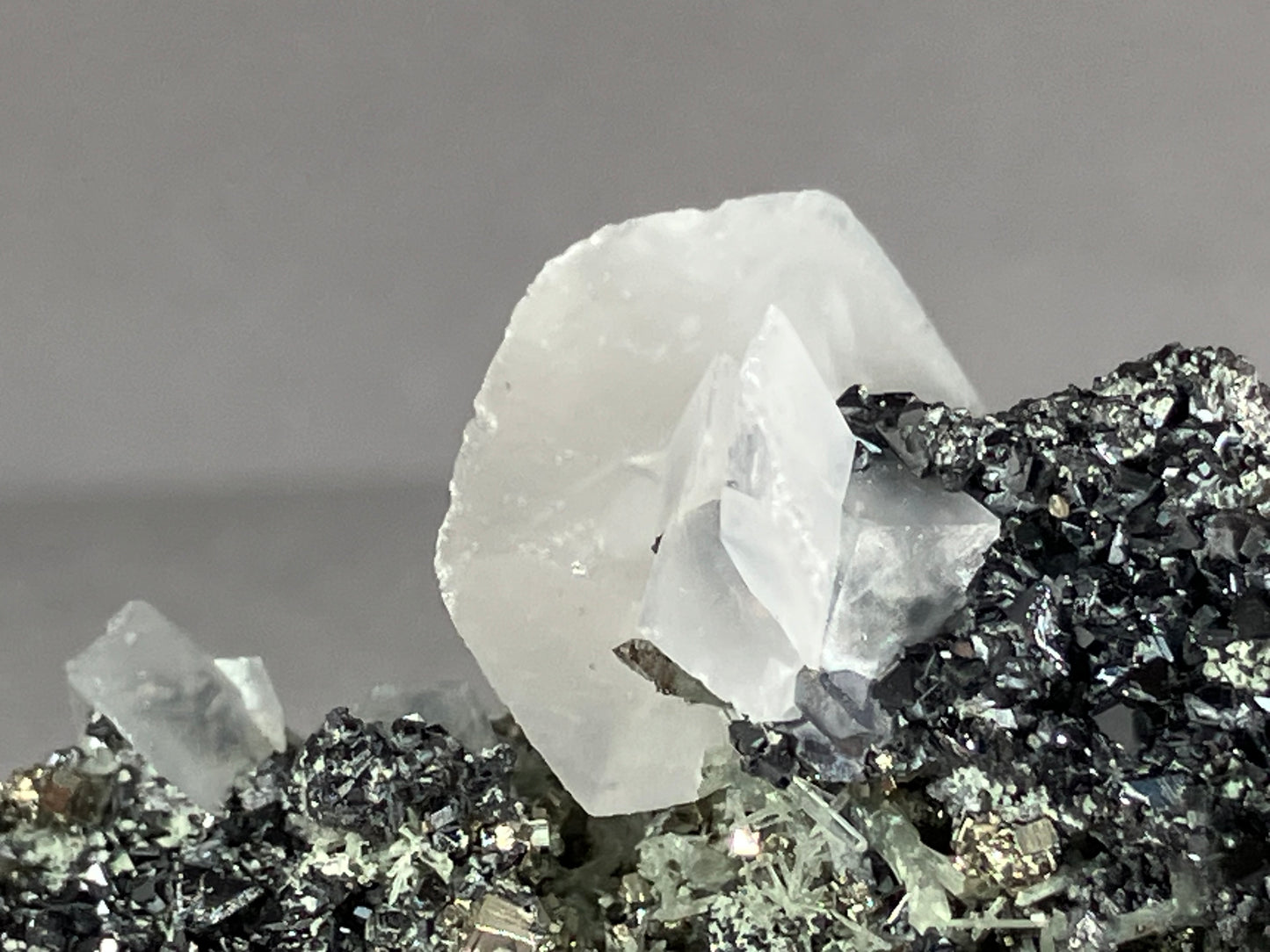 Calcit,Pyrit,Bergkristall - Madan ca. 8x4cm