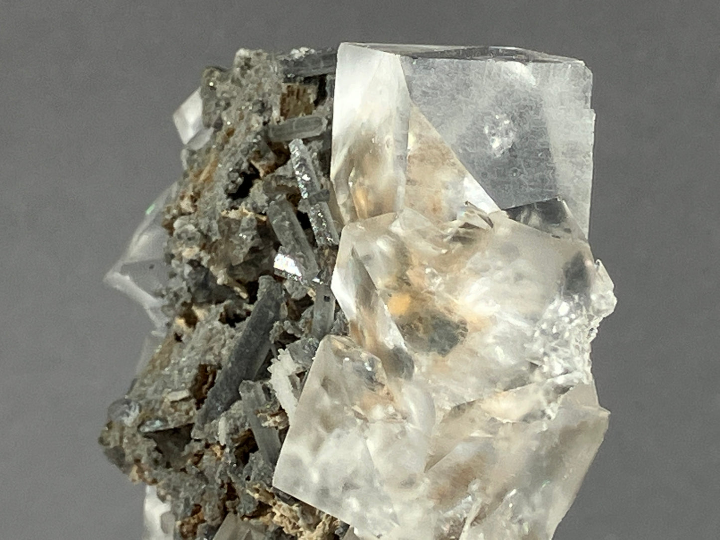 Fluorit mit Bergkristall - Dal`negorsk ca. 6x5cm