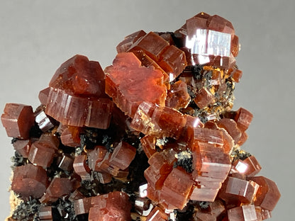 Vanadinit - Mibladen ca. 7x4,5cm