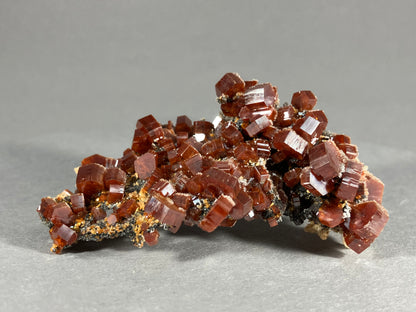 Vanadinit - Mibladen ca. 7x4cm