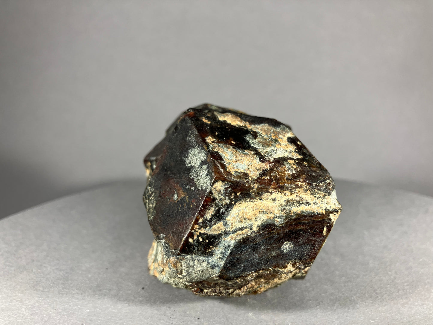 Granat - Ötztal ca. 6,5x5,5cm