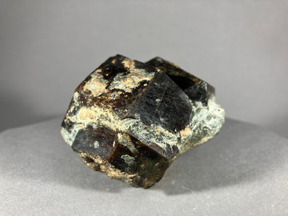 Granat - Ötztal ca. 6,5x5,5cm