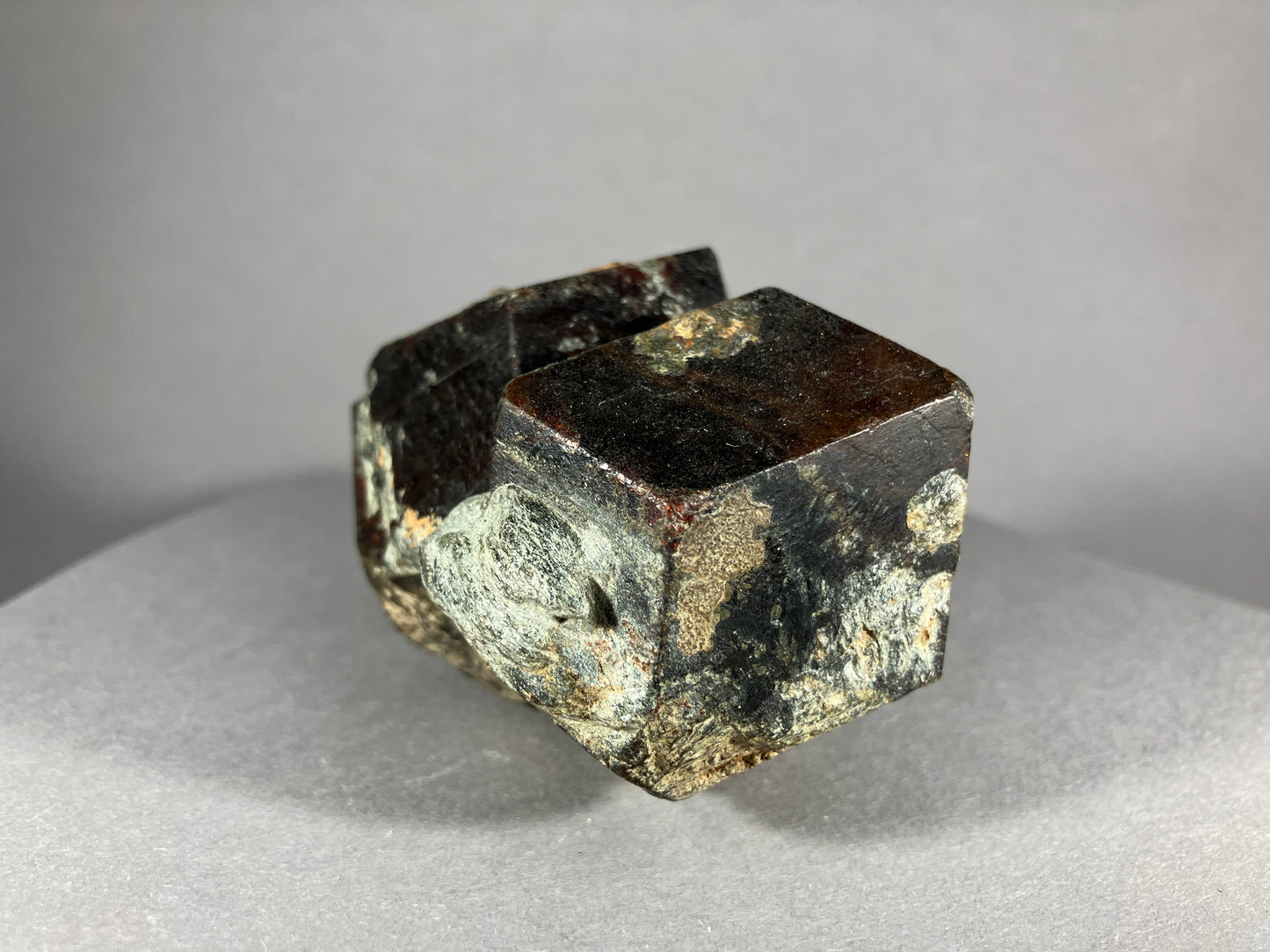 Granat - Ötztal ca. 6,5x5,5cm