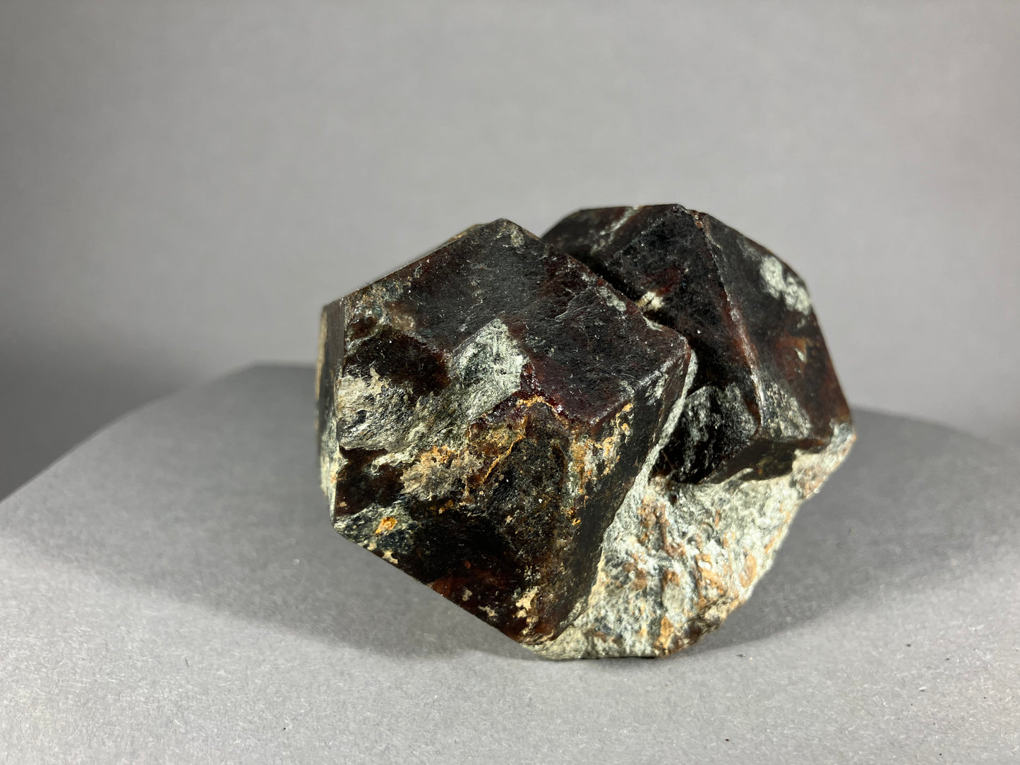 Granat - Ötztal ca. 6,5x5,5cm