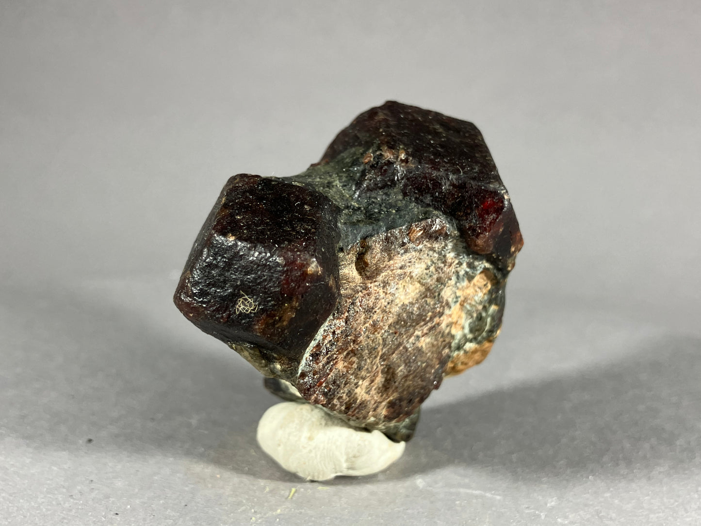 Granat - Ötztal ca. 4,5x4,5cm