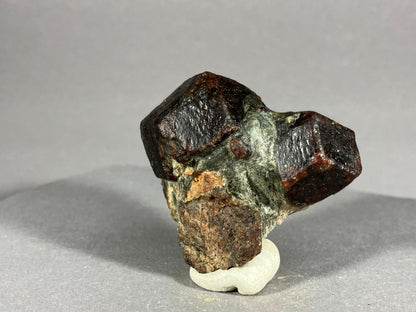 Granat - Ötztal ca. 4,5x4,5cm