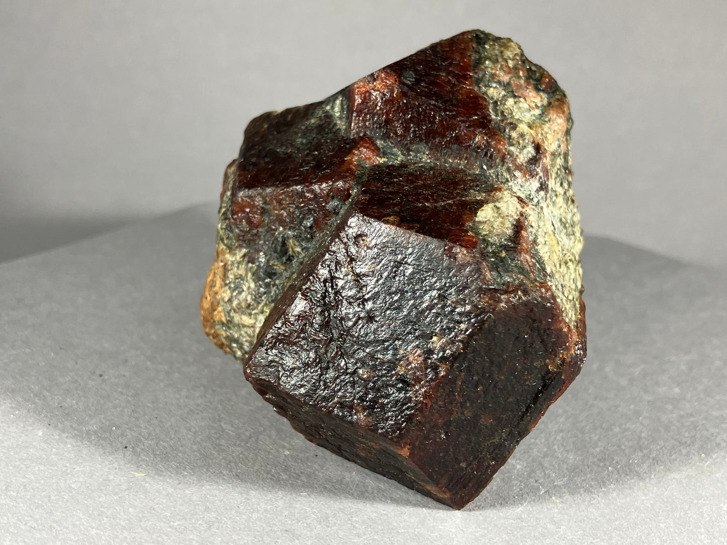 Granat - Ötztal ca. 7x6cm