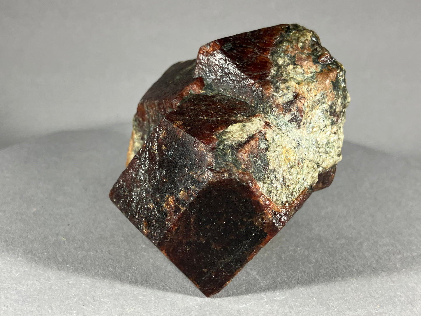 Granat - Ötztal ca. 7x6cm