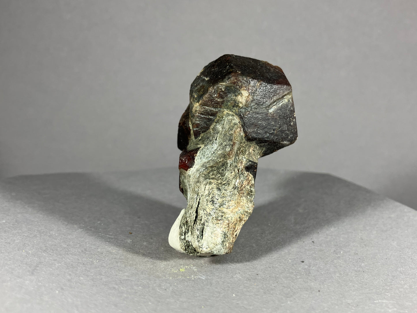 Granat - Ötztal ca. 6x3,5cm