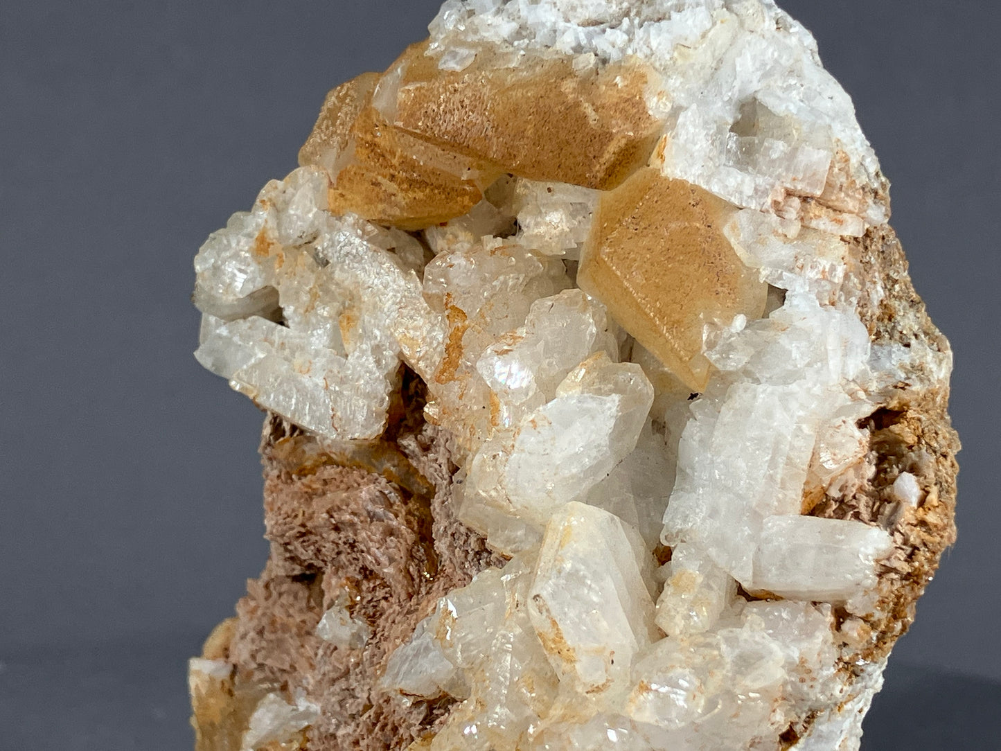 Albit/Calcit - Schmirn ca. 7,5x5,5cm