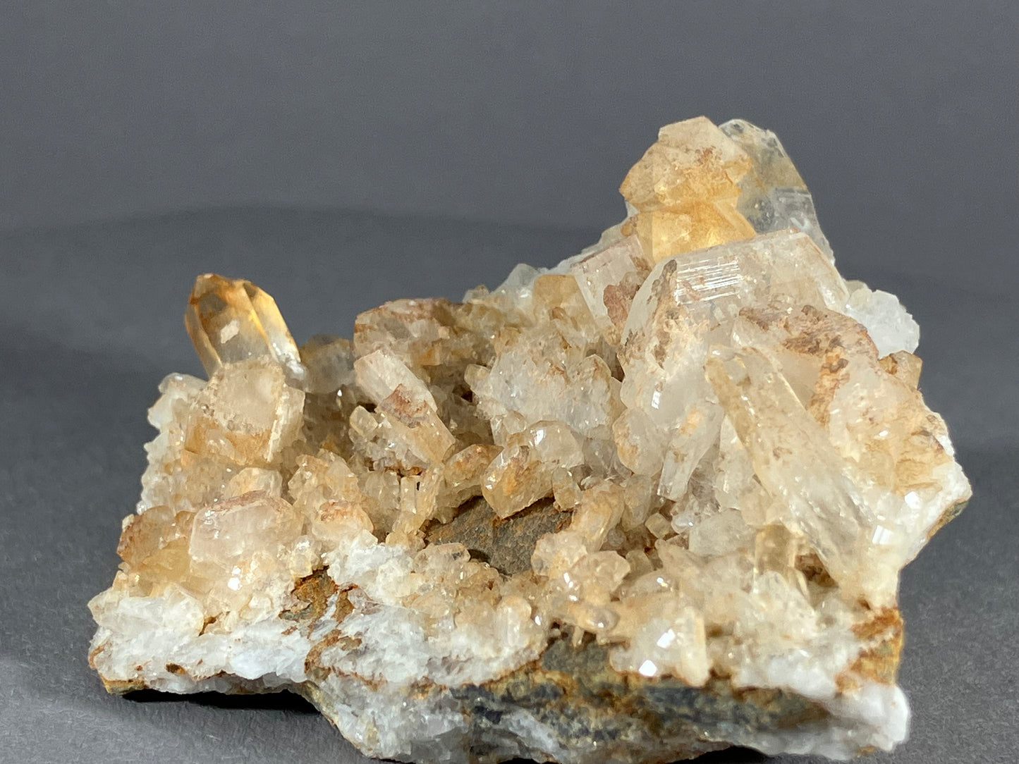 Albit/Bergkristall - Schmirn ca. 5,5x4,5cm