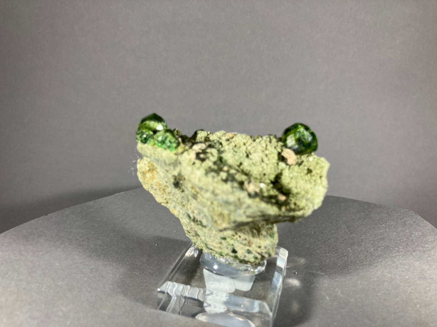 Granat (Demantoid) - Iran ca. 5,5x4cm