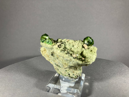 Granat (Demantoid) - Iran ca. 5,5x4cm
