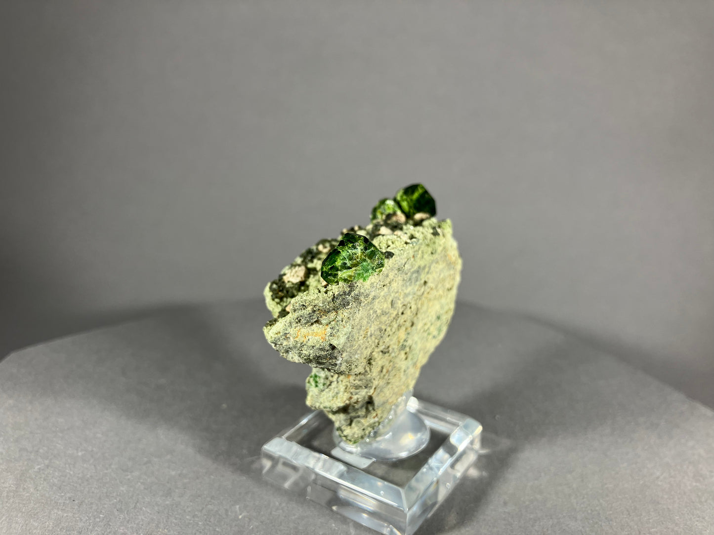 Granat (Demantoid) - Iran ca. 5,5x4cm